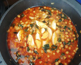 Foto del paso 7 de la receta: Garbanzos con bacalao y espinacas (potaje de Vigilia)