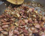 A picture of step 2 of Omelet potatoes.