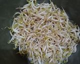 Foto langkah ke 1 dari resep Tumis Tauge Ikan Asin.