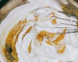 Foto langkah ke 3 dari resep Banana Chiffon Cake.