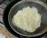 A picture of step 6 of Taiwan Style Mixed Noodle.