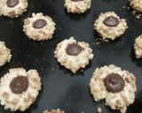 Foto langkah ke 5 dari resep Choco Thumbprint Cookies.