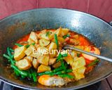 Foto langkah ke 9 dari resep Gulai Kacang Panjang Plus Udang-Kentang.