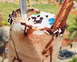 A picture of step 5 of KitKat Shake.