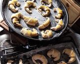 Foto del paso 5 de la receta: Medialunas dulces sencillas y deliciosas