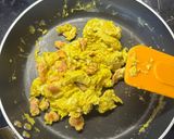 Φωτογραφία βήματος 3 της συνταγής Scrambled Eggs με Σολομό