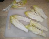 Foto del passaggio 10 della ricetta Indivia alla griglia, con gorgonzola e olio di rosmarino. Accanto a loro, patate alla curcuma!
