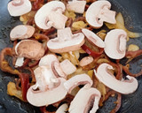 Foto del paso 3 de la receta: Lomos de merluza en salsa de lima y vino blanco