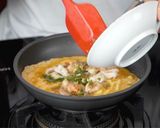 รูปขั้นตอนการทำที่ 6 ของ "ข้าวไข่ข้นกุ้งผัดพริก" ด้วยข้าวญี่ปุ่นโนริตาเกะ