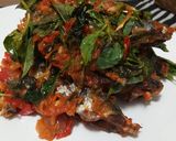 Foto langkah ke 5 dari resep Ikan pindang sambel tomat kemangi.