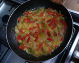 Foto del paso 3 de la receta: Salteado de pollo con piña y pimientos