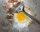 Foto langkah ke 3 dari resep Nasi goreng seafood ala Mamah Zafran.