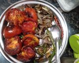 A picture of step 2 of Fried Tomato, Onion, and Garlic Chutney.