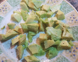 Foto del paso 2 de la receta: Timbal de pollo y aguacate