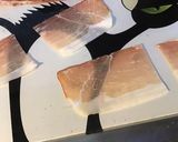 Une image de l'étape 4 de Melon charentais au jambon cru, brousse artisanale corse et poivre.