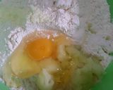 Foto langkah ke 2 dari resep Donat Kentang Empuk dan Lembut.