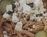 Foto del paso 5 de la receta 🥗 Ensalada de pasta, calabacines 🥒 y queso feta 🧀