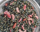A picture of step 2 of Dal Makhni.