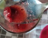 Foto langkah ke 2 dari resep Korean Strawberry Milk.