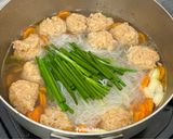 Foto langkah ke 4 dari resep Sup Bola Udang.