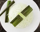 A picture of step 4 of Pandan coconut milk rice.