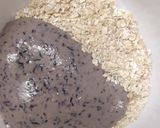 A picture of step 2 of Berry Berry oatilicious.