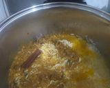 Foto langkah ke 4 dari resep Nasi Kebuli Ayam Magicom ala Heni.