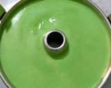 Foto langkah ke 6 dari resep Pandan chiffon cake.