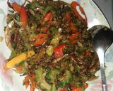 Foto langkah ke 4 dari resep Tumis pedas pare teri.