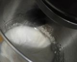 Foto langkah ke 2 dari resep Italian Meringue Buttercream (Tanpa Termometer).