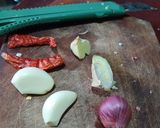 Foto langkah ke 1 dari resep Arsik Ikan Teri dengan Parutan Kelapa.