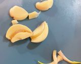 A picture of step 2 of Spaghetti Aglio Oglio Peperoncino.