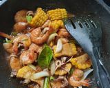 Foto langkah ke 7 dari resep Udang Cumi Saos Padang Sedap Mantap.