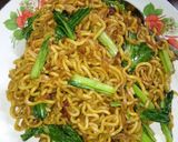 Foto langkah ke 5 dari resep Mie goreng balado hot.