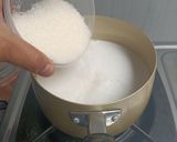 Foto langkah ke 3 dari resep Kolak Pisang Ubi Ungu.