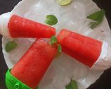 वाटरमेलन पाॅप्सिकल (watermelon popsicles recipe in Hindi) रेसिपी चरण 6 फोटो