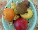 A picture of step 1 of Creamy fruit salad.