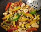 A picture of step 4 of Nasi goreng(vegetarian).
