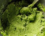 A picture of step 2 of Palak Uttapam.