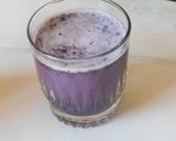 A picture of step 3 of Banana rose milk smoothie.