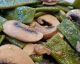 Foto del paso 6 de la receta: Salteado de judías verdes y champiñones al ajillo