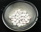 Foto del paso 8 de la receta: Budín Navideño con arándanos y pepitas de chocolate