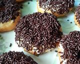 Foto langkah ke 8 dari resep Donat Mini Sederhana.