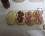 Foto del paso 6 de la receta: Rebanadas de pan con embutido