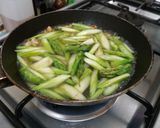 Foto langkah ke 3 dari resep Tumis Asparagus Saus Tiram.