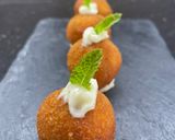 Foto del paso 9 de la receta: Croquetas Variadas, cecina, jamón ibérico, pollo, calçots y de chistorra con huevo frito😜😜😜😜