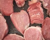Foto del paso 2 de la receta: Solomillo de Cerdo Ibérico Guisado con Verduritas al P.X