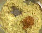 A picture of step 4 of Noodles Omelette.