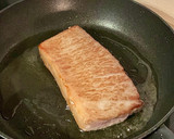 Foto del paso 2 de la receta: Ventresca de atún con mahonesa de gambones