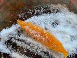 Cascaritas de naranja escarchadas
